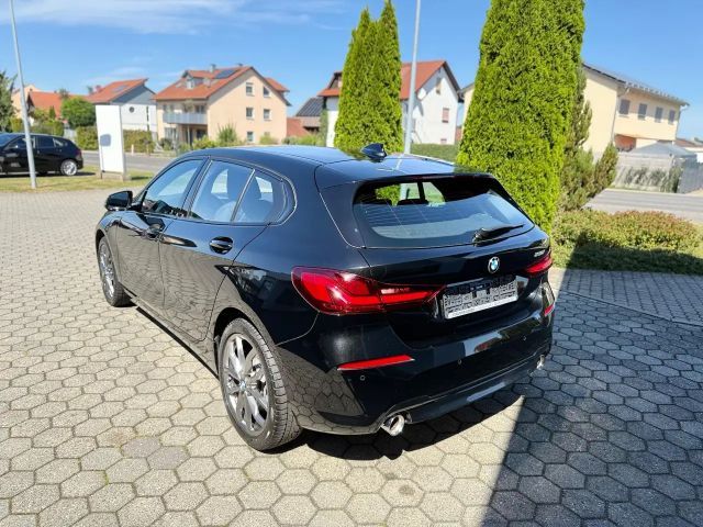 BMW 120 120i Sedan Sport Line
