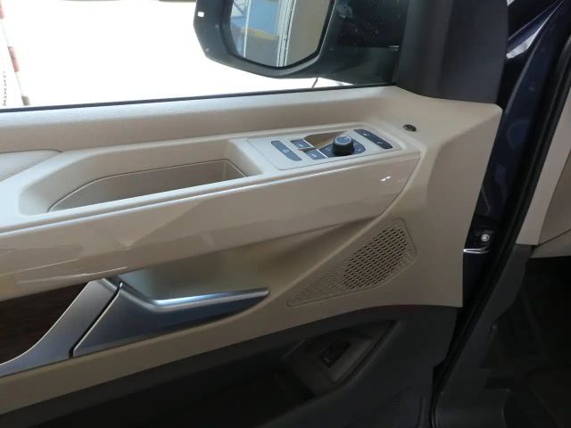 Volkswagen Multivan Style T7