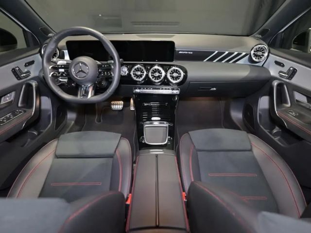 Mercedes-Benz A 35 AMG 4MATIC AMG Line