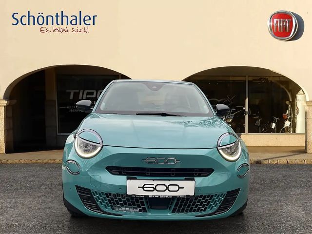 Fiat 600e Hybrid mHEV 110 6-Gang eDCT Business