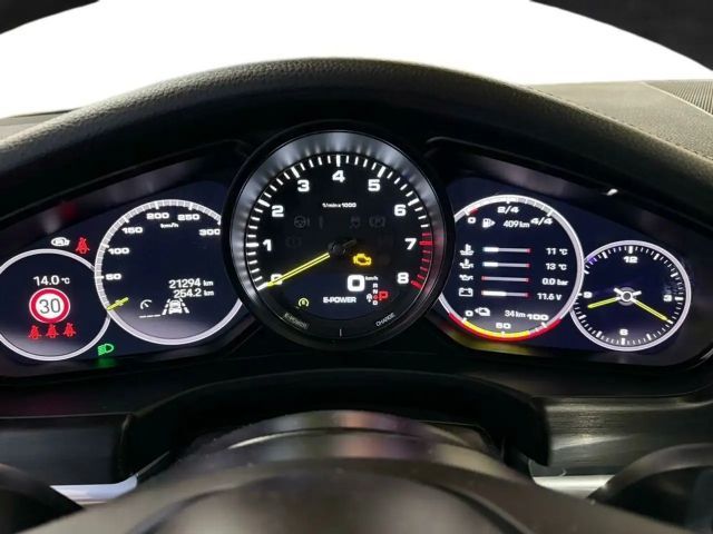 Porsche Panamera 4 E-Hybrid