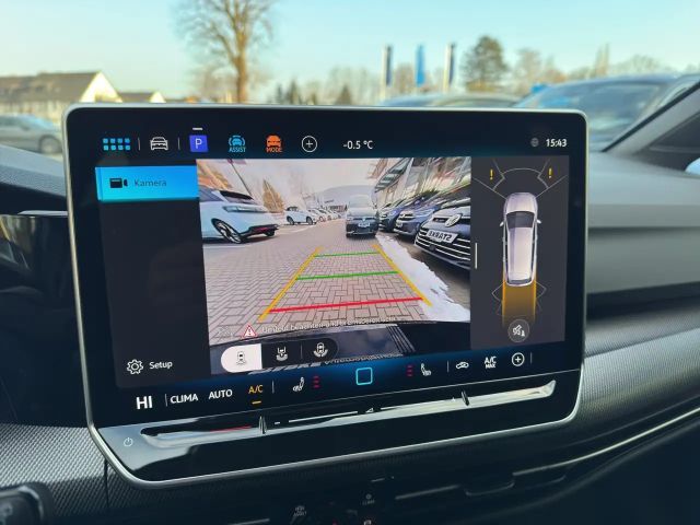 Volkswagen Golf 1.5 eTSI DSG R-Line Variant