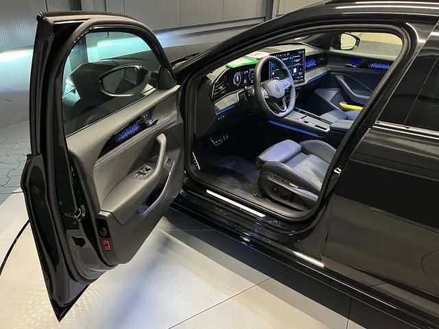 Volkswagen Passat 4Motion R-Line Variant