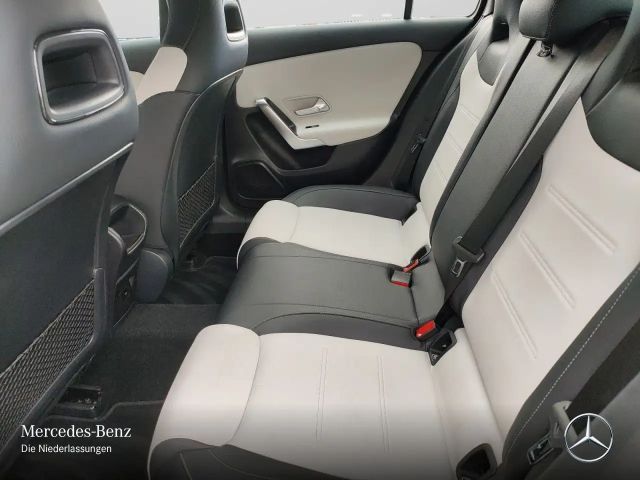 Mercedes-Benz A 250 A 250 e AMG Line