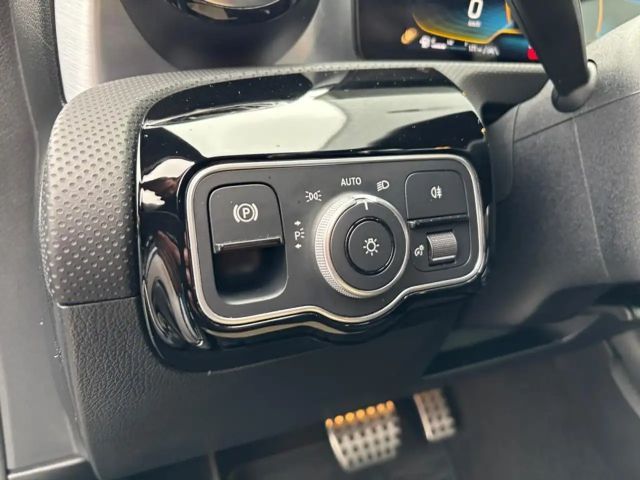 Mercedes-Benz A 35 AMG 4MATIC AMG Line