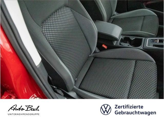 Volkswagen Golf 1.5 eTSI DSG Golf VIII