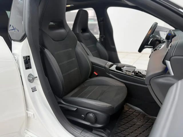 Mercedes-Benz CLA 200 AMG Line Shooting Brake