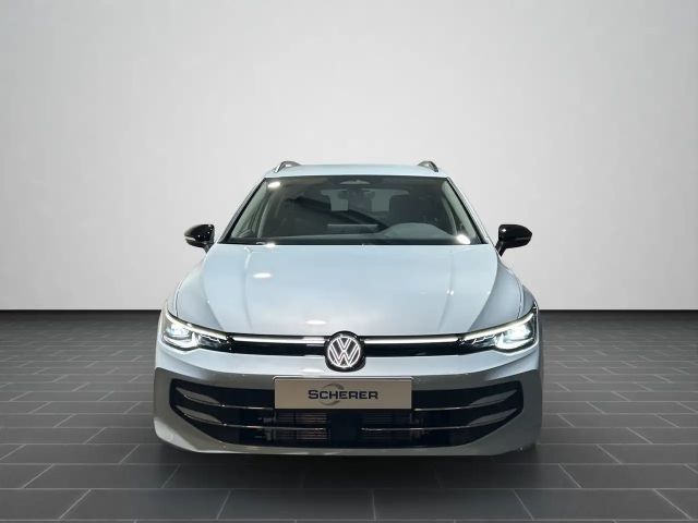 Volkswagen Golf Life Variant