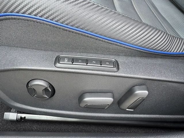 Volkswagen Golf 2.0 TSI Golf VIII