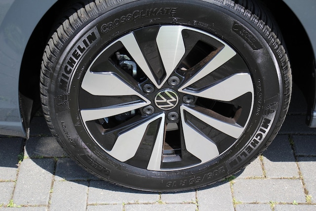 Volkswagen Golf 1.5 TSI Golf VIII Plus