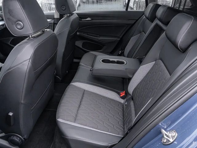 Volkswagen Golf 1.5 eTSI DSG Life Variant