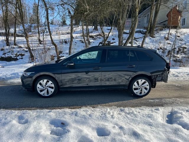 Volkswagen Golf 1.5 eTSI Variant