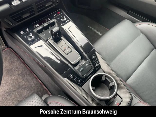 Porsche 992 4 Coupé GTS Targa