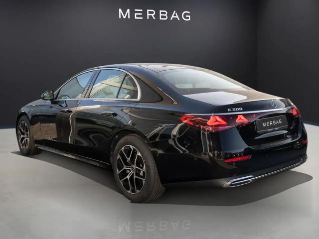 Mercedes-Benz E 200 4MATIC Sedan