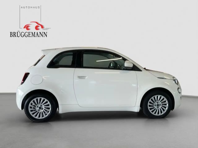 Fiat 500e + Radio- & Winterpaket