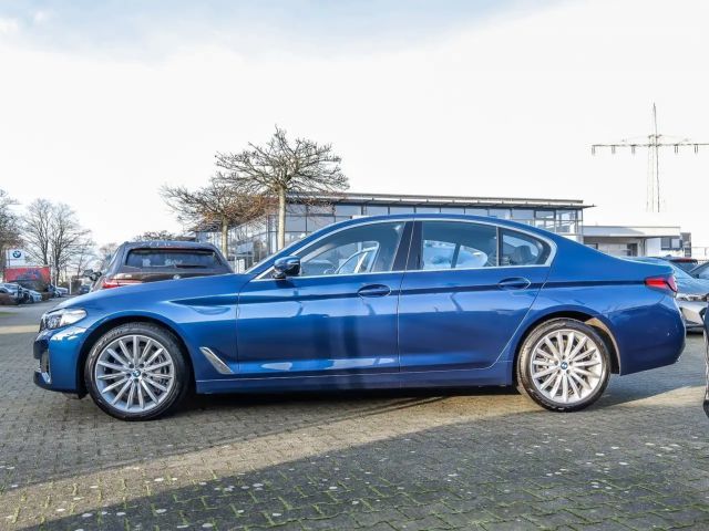 BMW 530 530d Luxury Line Sedan xDrive