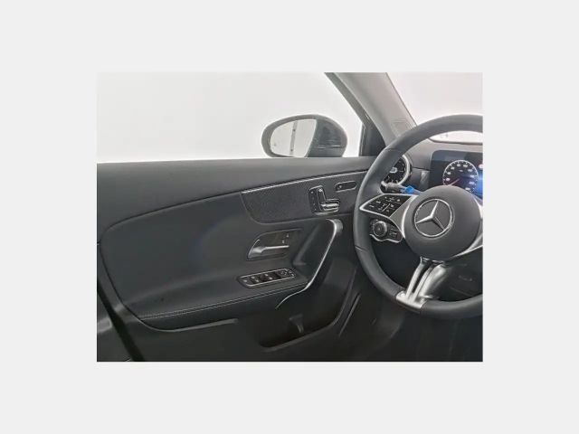 Mercedes-Benz A 200 A 200 d