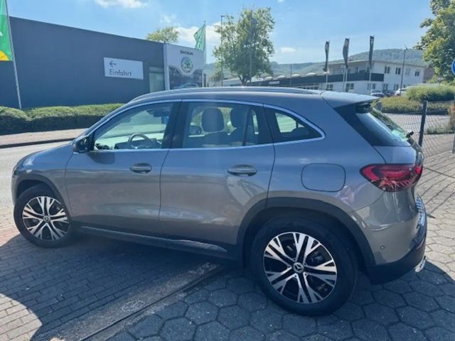 Mercedes-Benz GLA 200 Progressive