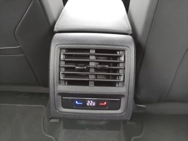 Volkswagen Golf 1.5 eTSI DSG