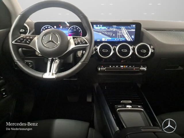 Mercedes-Benz B 220 4MATIC Progressive Sedan