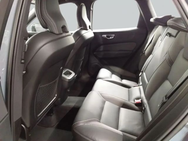 Volvo XC60 AWD Dark Plus