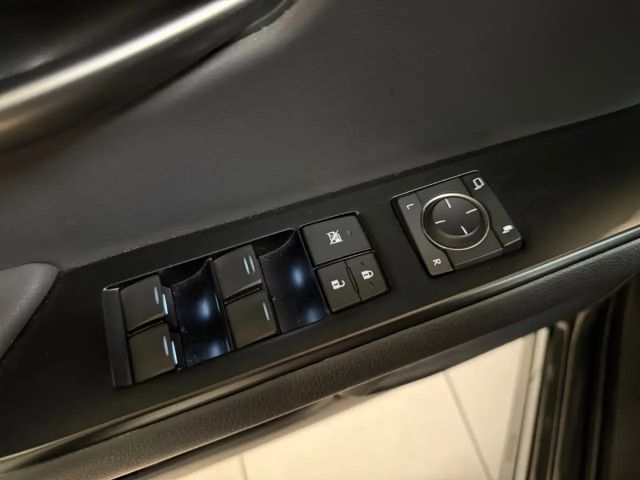 Lexus UX 250h Style Edition