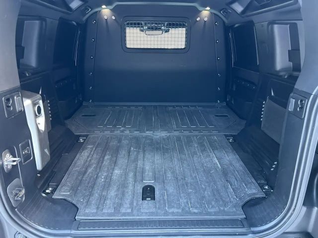 Land Rover Defender 110 D300 S