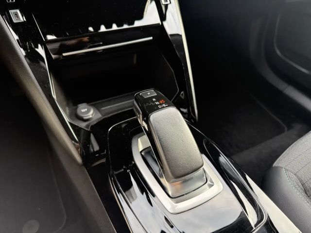 Peugeot E-2008 Allure Pack