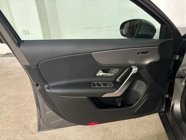 Mercedes-Benz A 180 A 180 d Hatchback