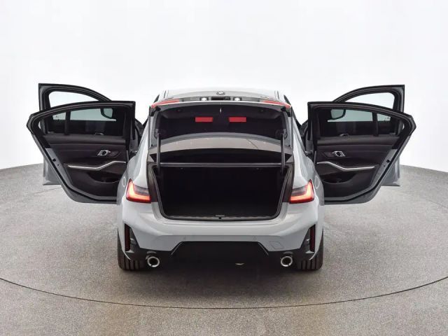 BMW 330 330e Sedan xDrive