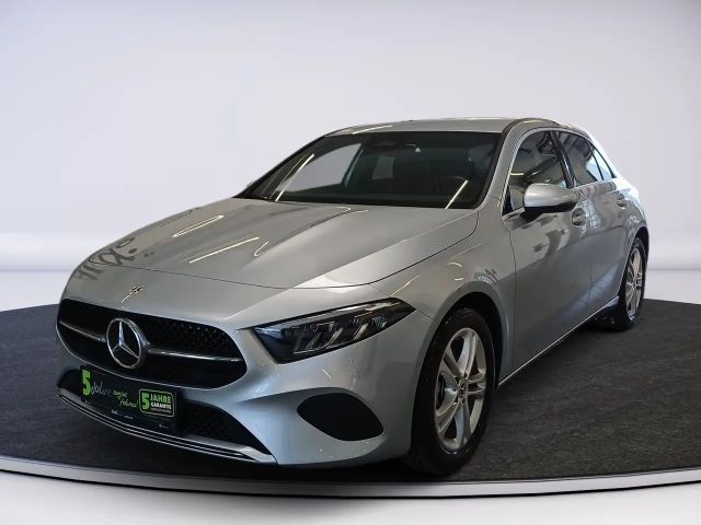 Mercedes-Benz A 180 LENKRADHEIZUNG LED HP KAMERA