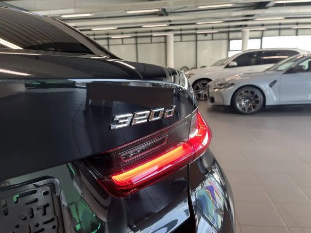 BMW 320 320d M-Sport Sedan