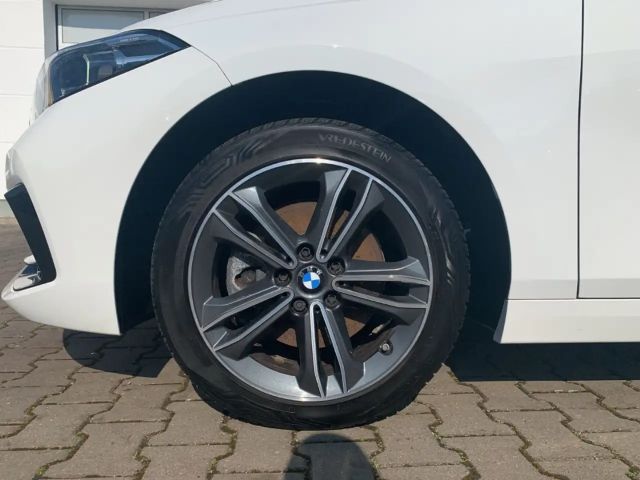 BMW 116 116i Sedan Sport Line