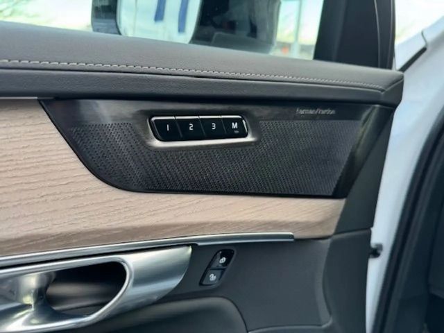 Volvo XC90 AWD Dark Plus T8