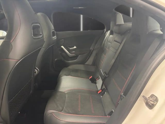 Mercedes-Benz CLA 200 AMG Line Coupé