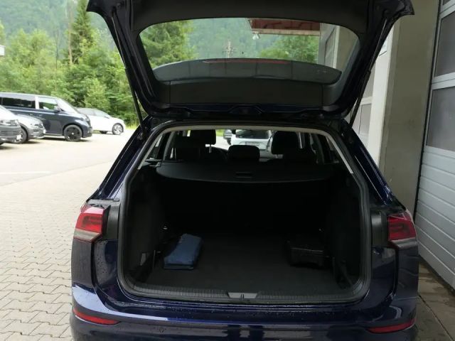 Volkswagen Golf Life Variant