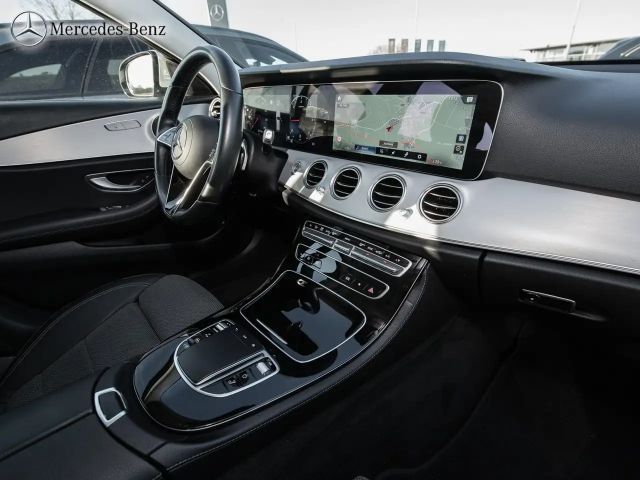 Mercedes-Benz E 220 AVANTGARDE E 220 d Estate