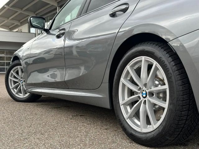 BMW 330 330i M-Sport Sedan xDrive