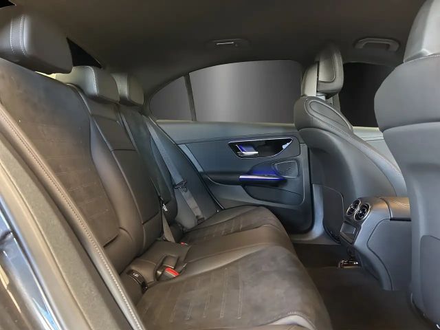 Mercedes-Benz C 220 AMG Line C 220 d Sedan