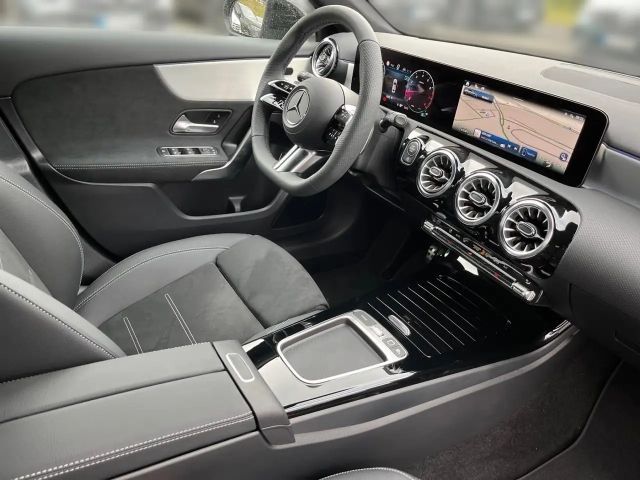 Mercedes-Benz A 180 AMG Line