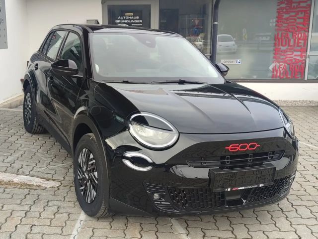 Fiat 600e Red