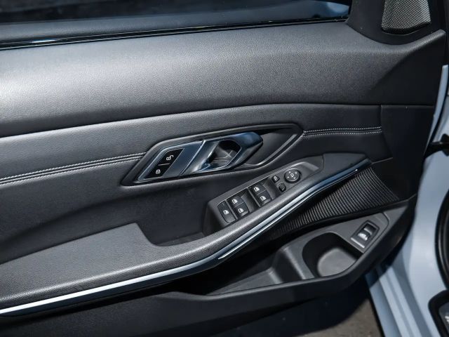 BMW 330 330d M-Sport Sedan xDrive