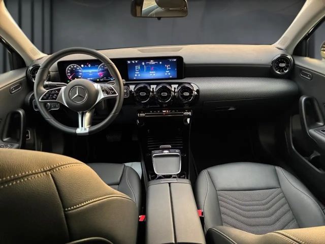 Mercedes-Benz A 180 Limousine AHK Kamera CarPlay SHZ VorrDistr