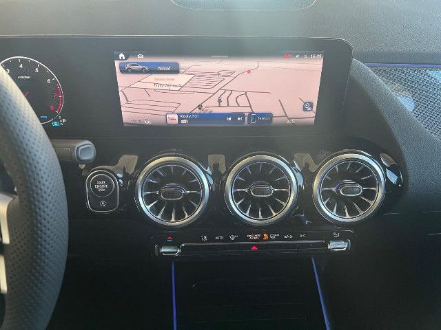 Mercedes-Benz GLA 200 AMG Line