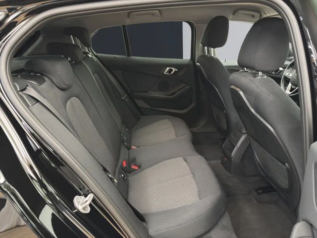 BMW 118 118i 5-deurs Sedan