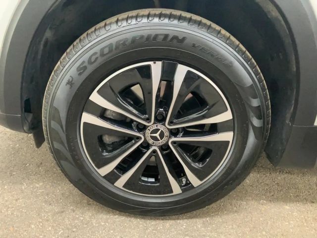 Mercedes-Benz GLB 180 GLB 180 d