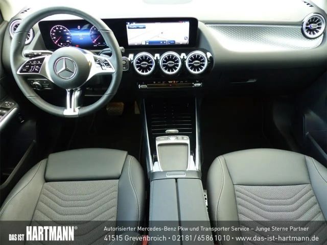 Mercedes-Benz B 180 Progressive Sedan