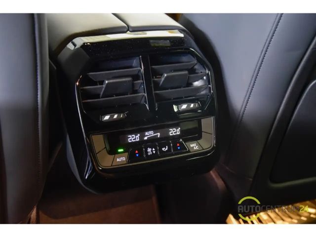 BMW iX 40 SkyLounge Massage HK HUD Soft Laser 360