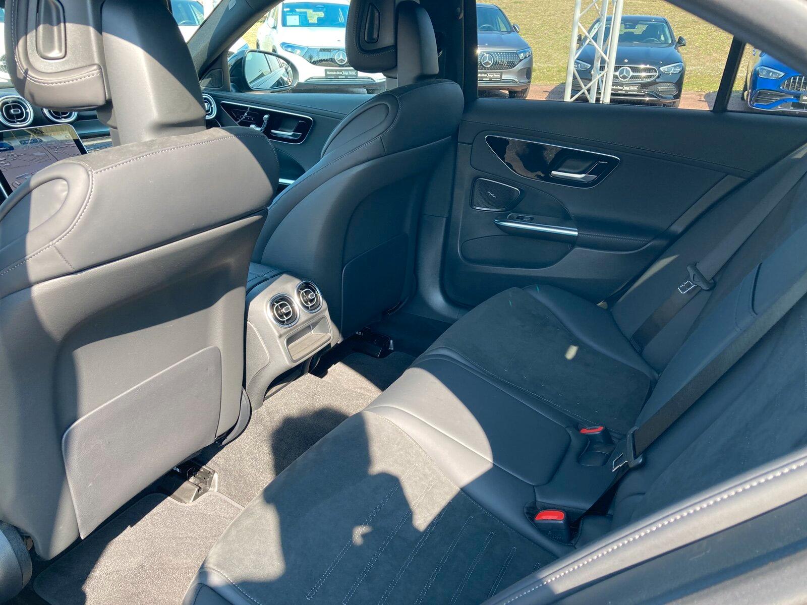 Mercedes-Benz C 200 AMG Line Sedan