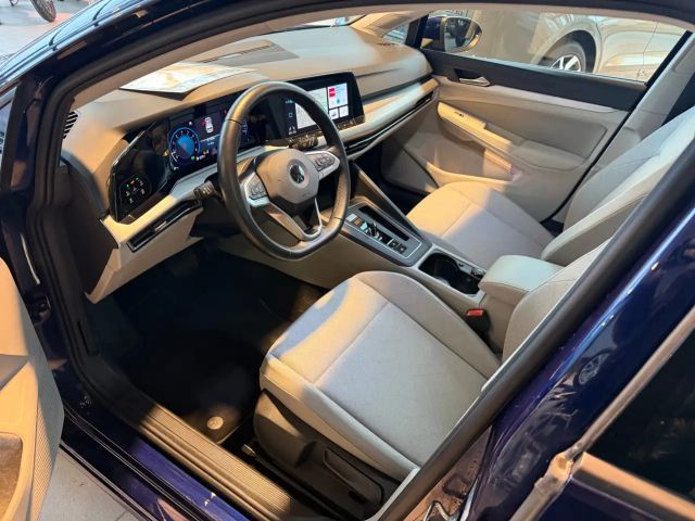 Volkswagen Golf 1.5 eTSI Life